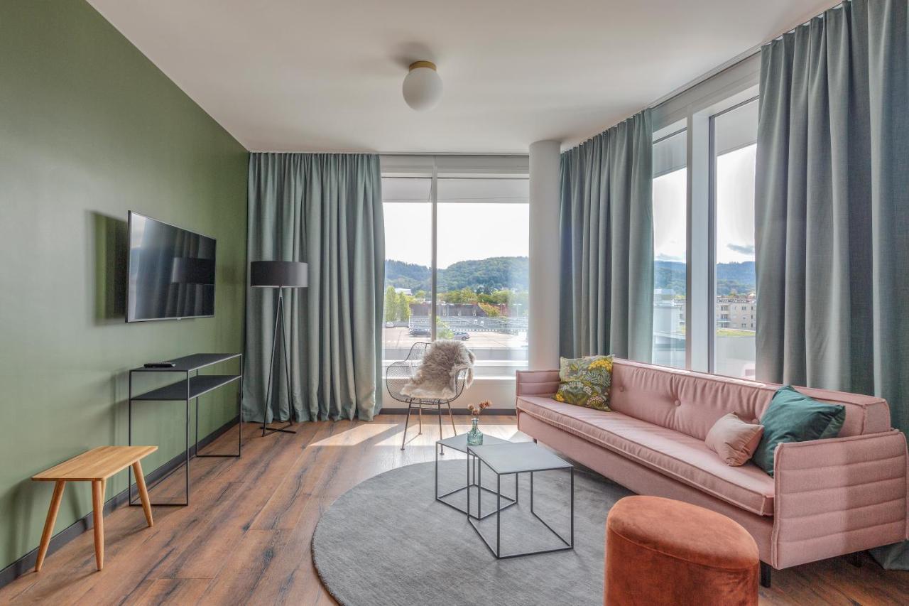 Black F House - Serviced Apartments Фрайбург Екстериор снимка