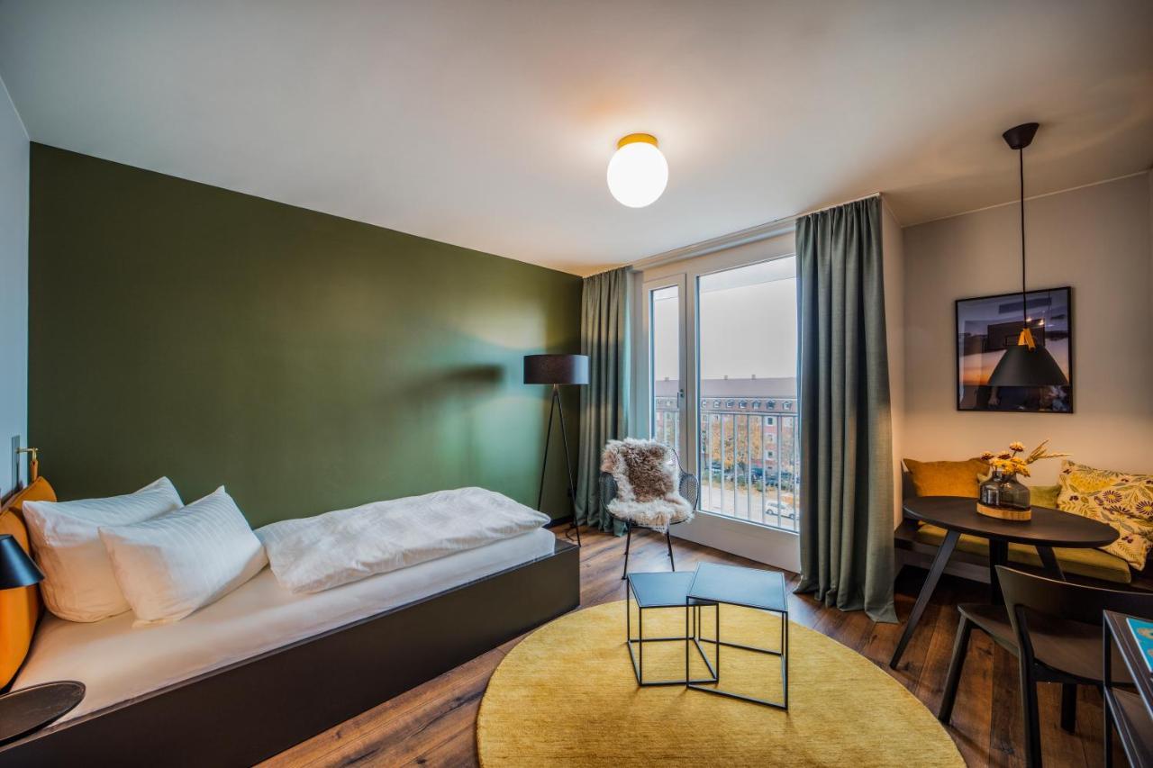 Black F House - Serviced Apartments Фрайбург Екстериор снимка