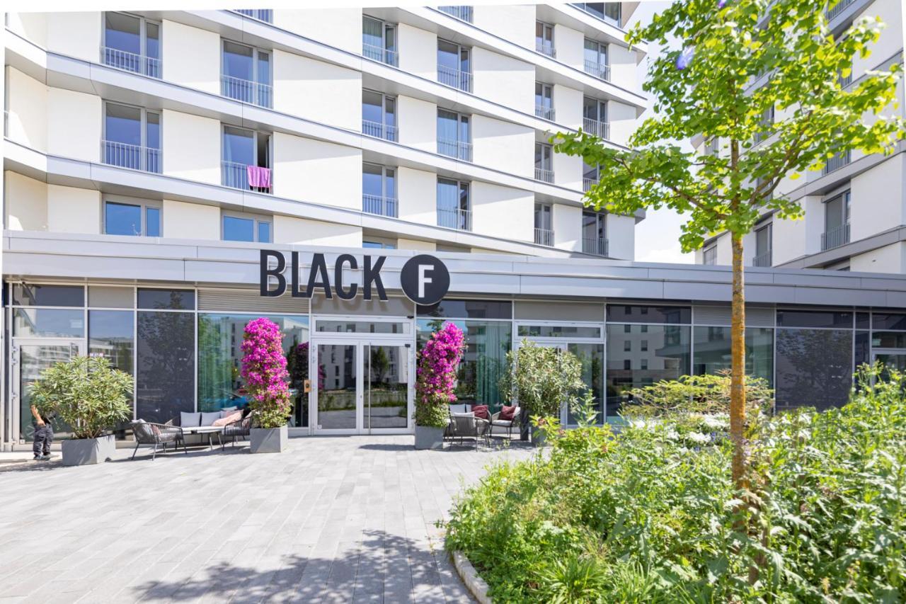 Black F House - Serviced Apartments Фрайбург Екстериор снимка