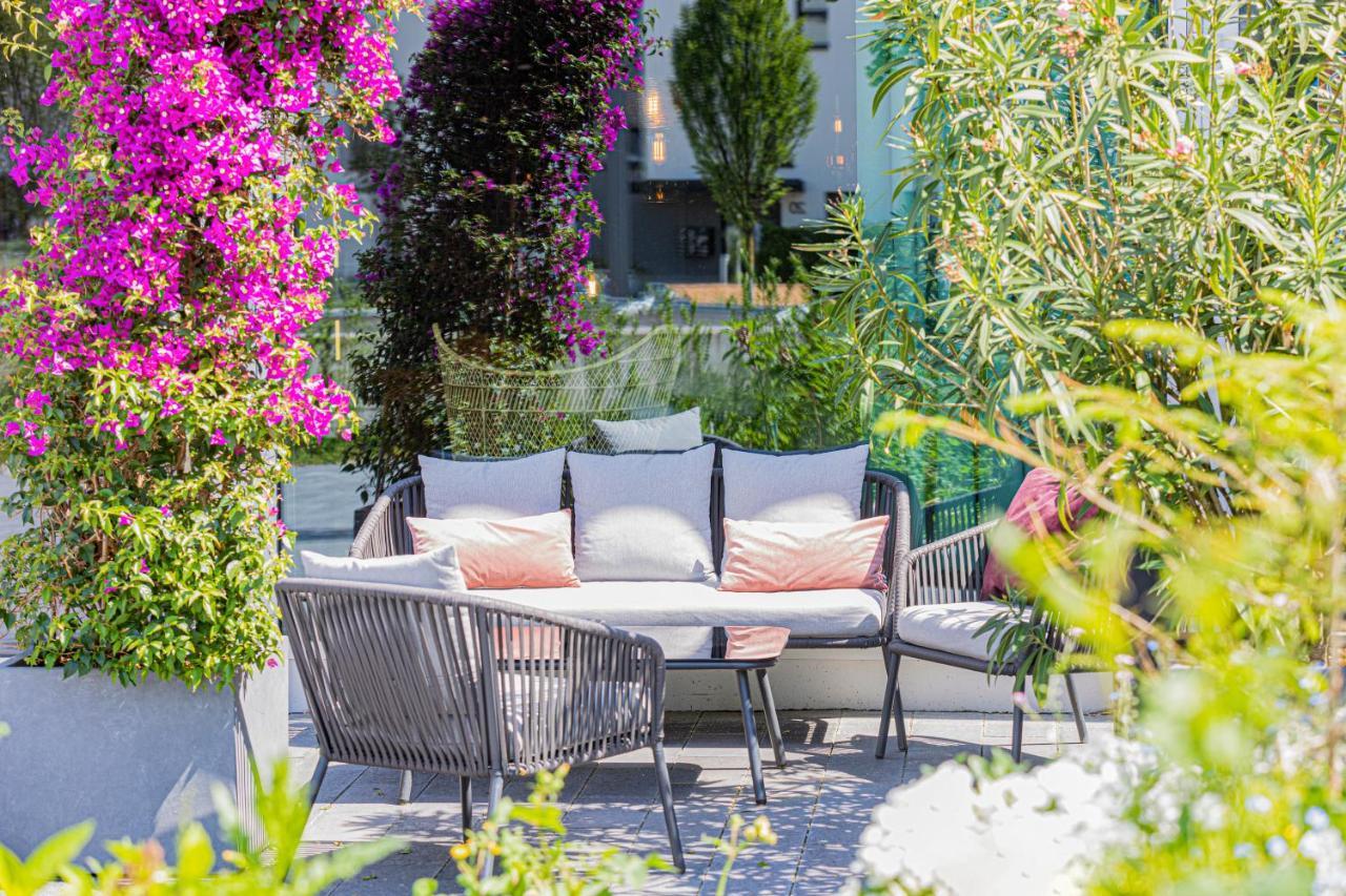 Black F House - Serviced Apartments Фрайбург Екстериор снимка