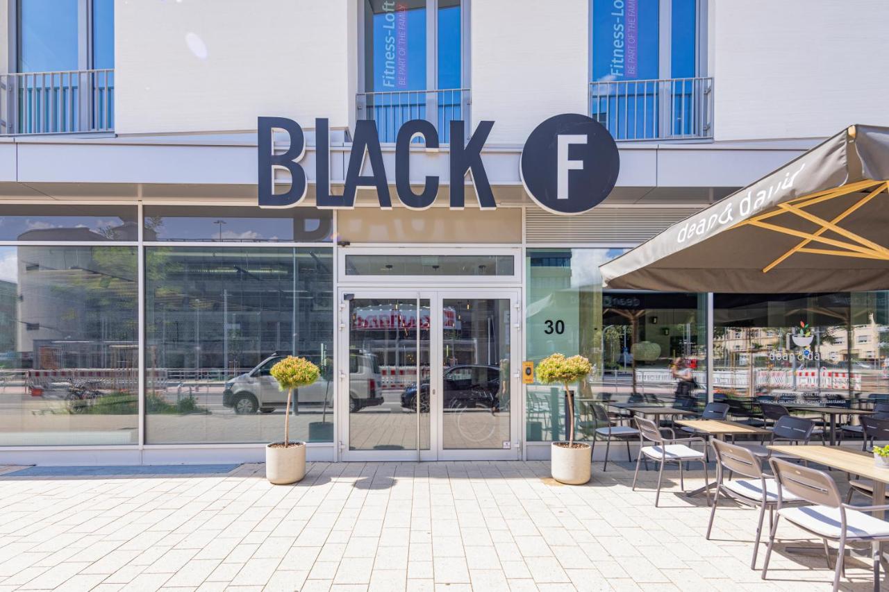 Black F House - Serviced Apartments Фрайбург Екстериор снимка