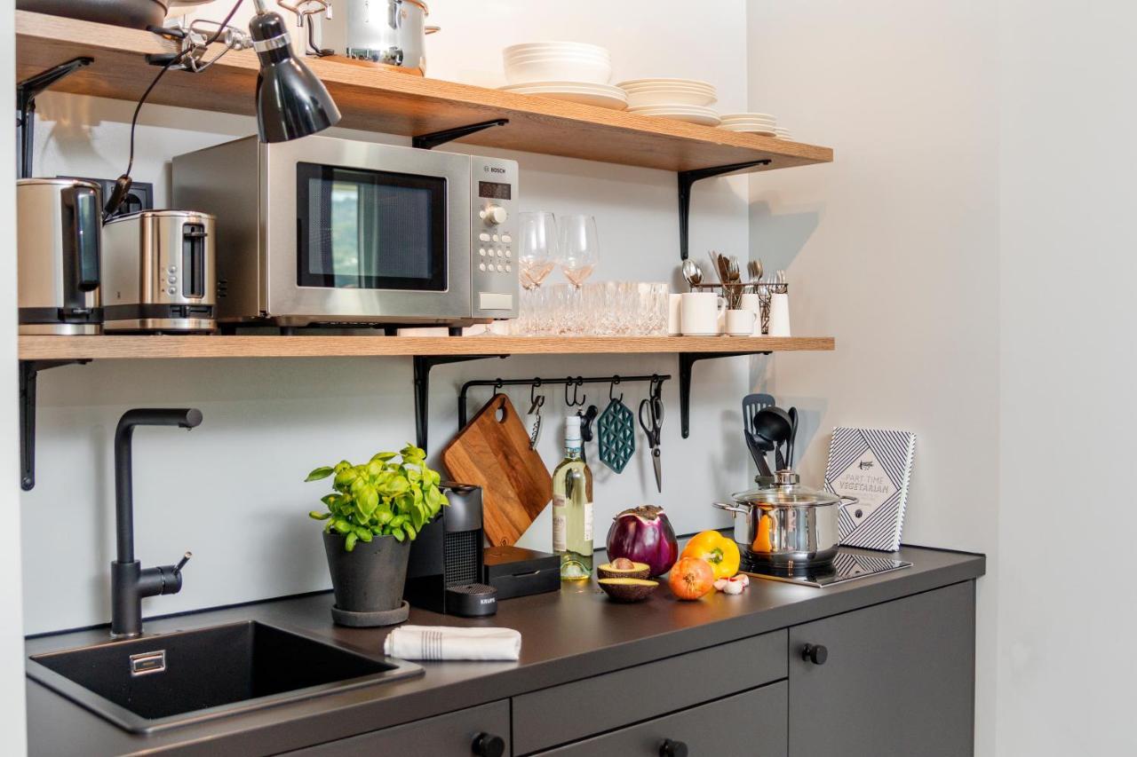 Black F House - Serviced Apartments Фрайбург Екстериор снимка