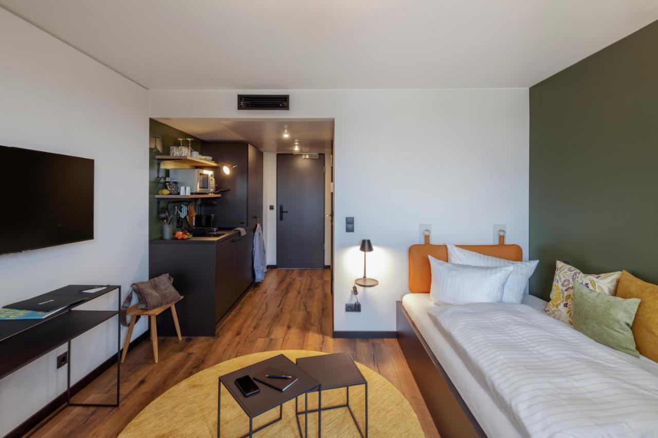 Black F House - Serviced Apartments Фрайбург Екстериор снимка